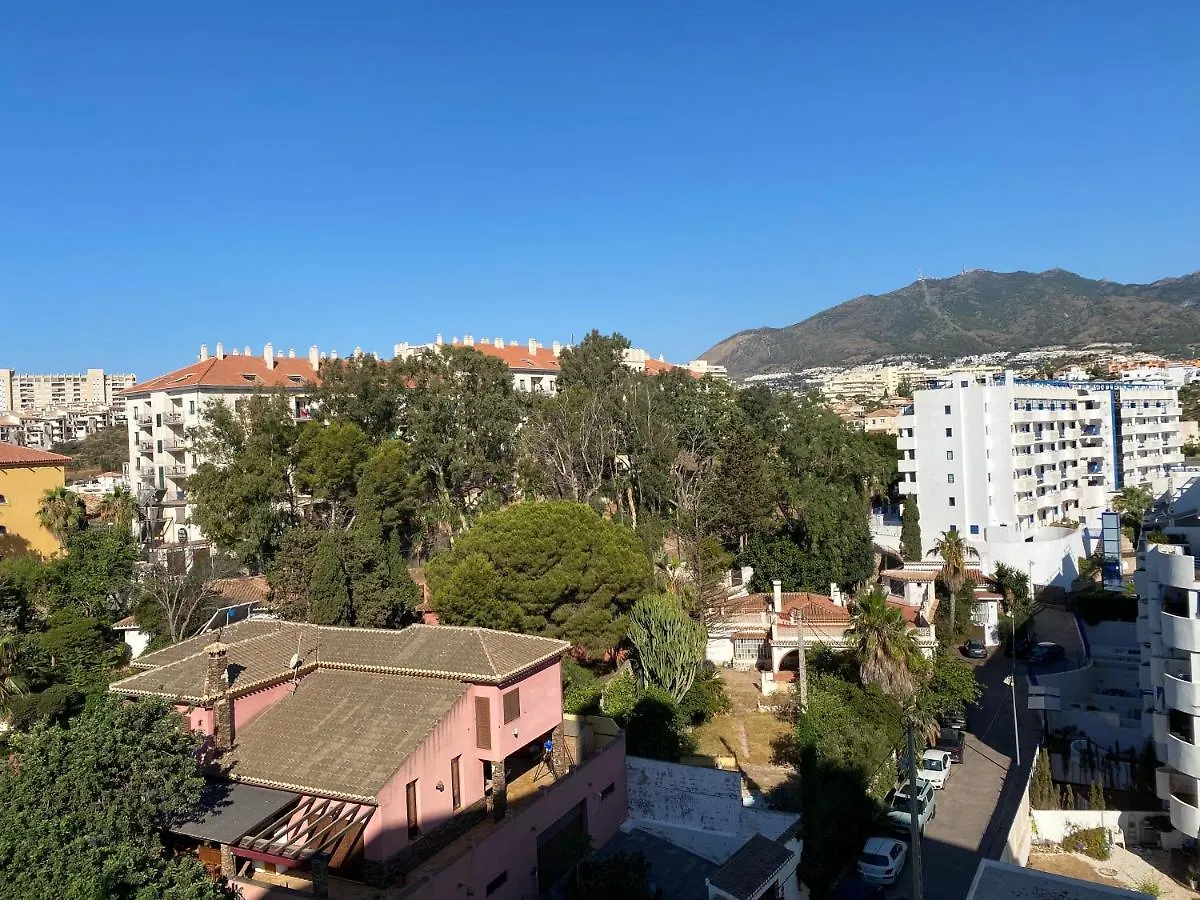 Apartamento moderno en primera línea de playa. Benalmádena España